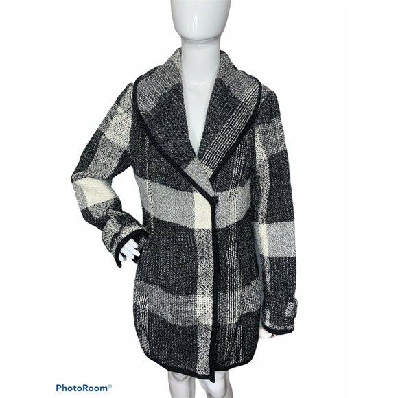 guess jacket black and white